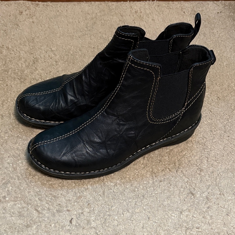 Clarks Nikki Tobin Black Scrunch Leather Boots